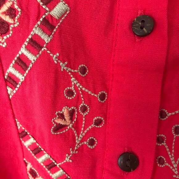 Knox Rose red top w/unique embroidery design. XXL. - Picture 8 of 8